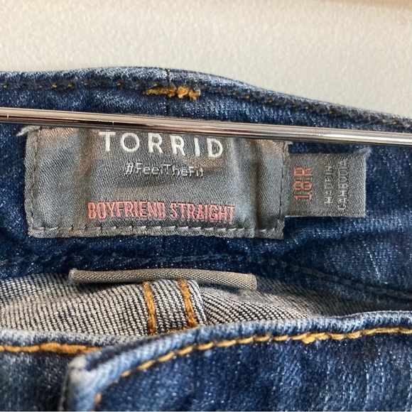 TORRID Sz 18R Boyfriend Straight Vintage Stretch Mid-Wash Jeans - Picture 7 of 12